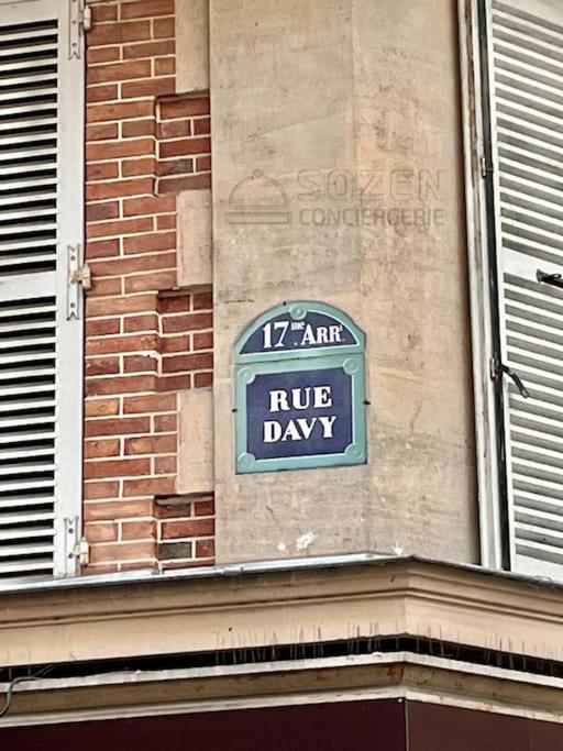 Le Montmartre 18 *